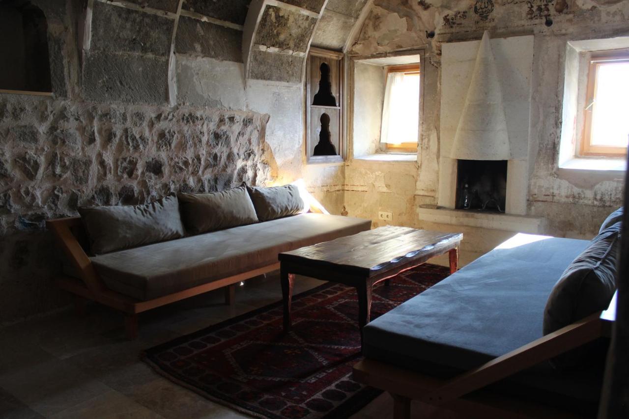 Helike Cave Suites Учгісар Екстер'єр фото